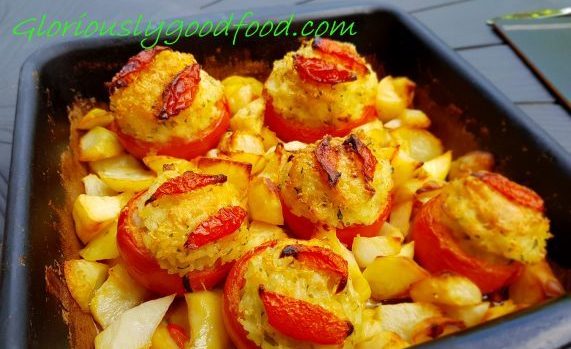 rice-stuffed tomatoes with potatoes